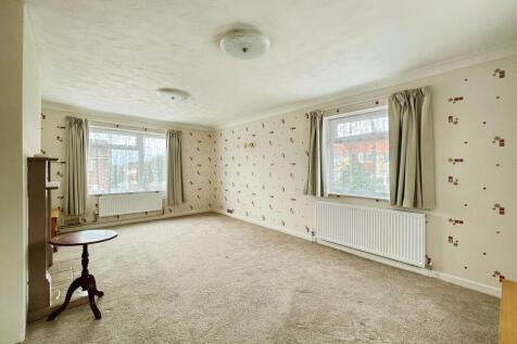 122b1659-livingro...