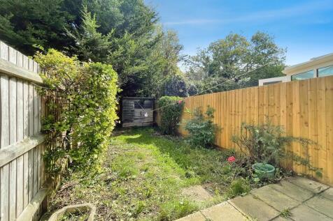 3c7bd903-garden 2...