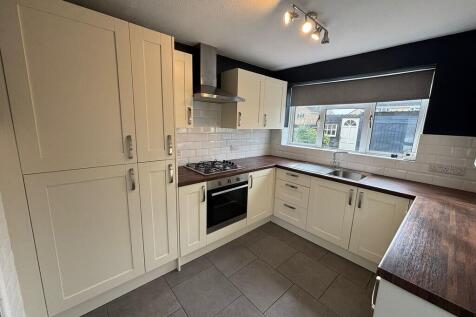 39403728-WhatsApp...