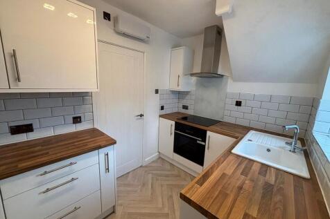 ee2d7dd2-WhatsApp...