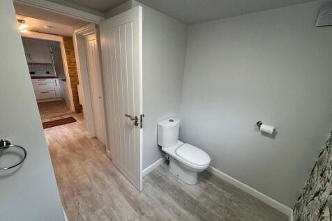 73b8d8a3-WhatsApp...