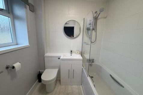 f8da89c1-WhatsApp...