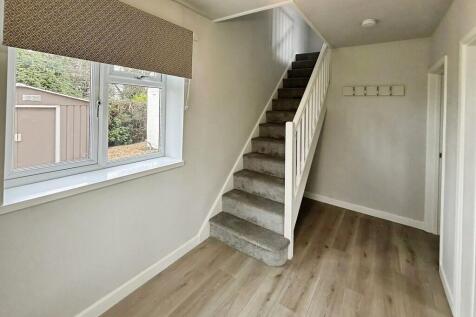 77071305-WhatsApp...