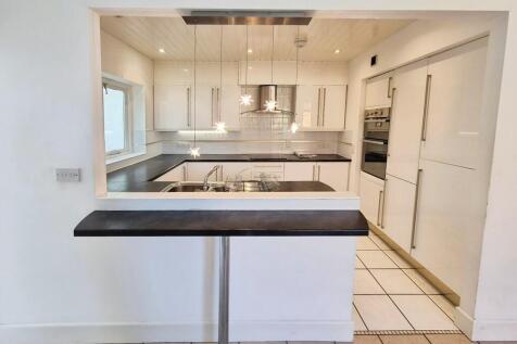 01043a87-10000379...