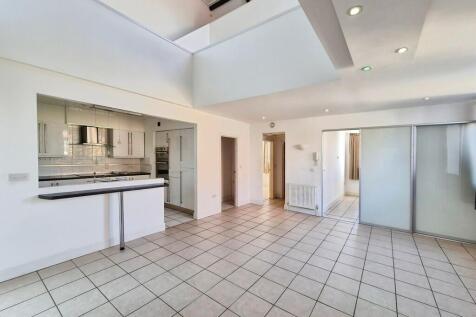 d3b7a987-10000379...