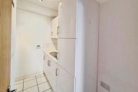 e9a29a2b-10000379...