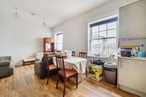 Lounge/Kitchen