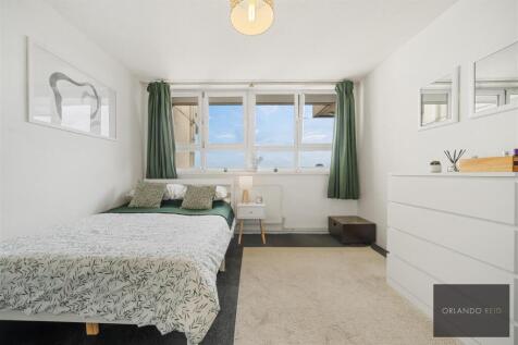 Flat 71, Pinter House SW9 9DX-2.jpg
