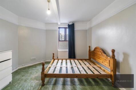 Flat 42, Kintyre Court SW2 4DY-6.jpg