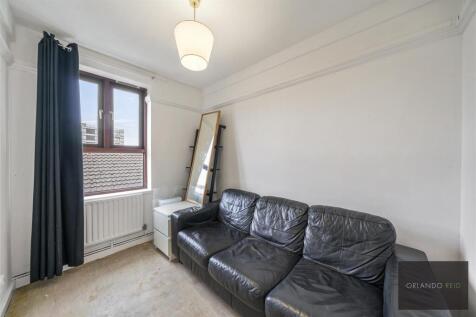 Flat 42, Kintyre Court SW2 4DY-7.jpg