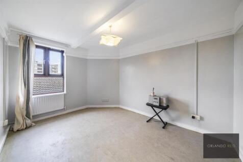 Flat 42, Kintyre Court SW2 4DY-8.jpg