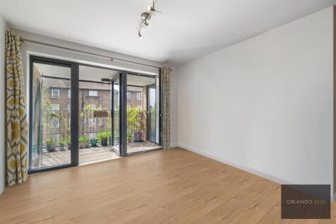 Flat 16, 57 Cowley Road SW9 6BN-3.jpg