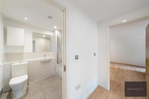 Flat 16, 57 Cowley Road SW9 6BN-9.jpg