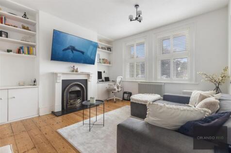 49 Heathfield Square SW18 3HZ-11.jpg