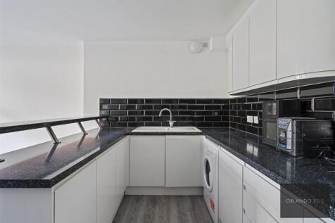 Flat 23, Palm Court SE15 6PB-5.jpg