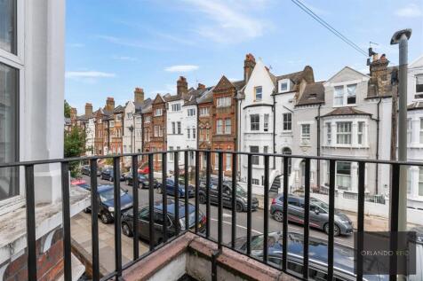 Flat B, 18 Leathwaite Road SW11 1XQ-7.jpg
