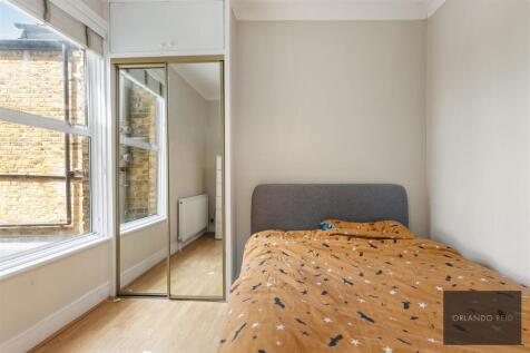 Flat B, 18 Leathwaite Road SW11 1XQ-11.jpg