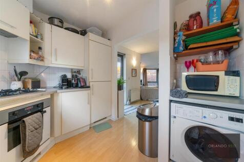 Flat 41, Ashfield Court SW9 9BB-7.jpg