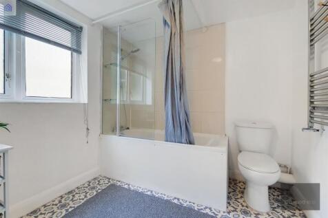 5_Bathroom-1.jpg