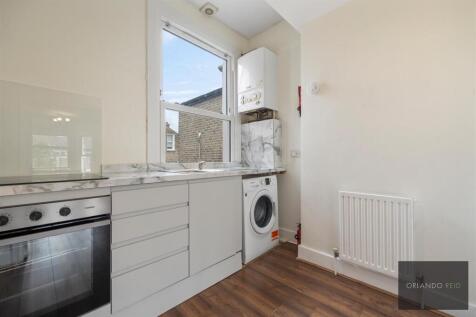 63 Corrance Road SW2 5RD-5.jpg