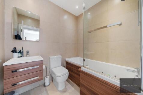Flat 4, 559 Wandsworth Road SW8 3JD-5.jpg