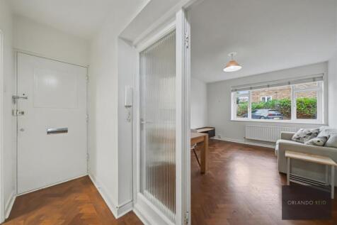 Flat 13, St Anthonys Court SW12 8NS-6.jpg