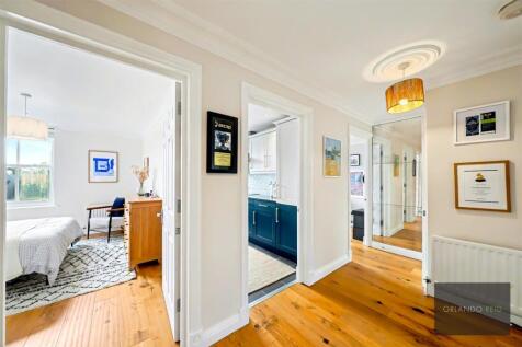 Flat 7, 176 Clapham Road SW9 0LA-2.jpg