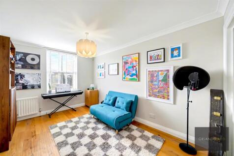 Flat 7, 176 Clapham Road SW9 0LA-11.jpg