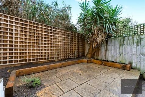 39 Strathleven Road SW2 5JS-6.jpg