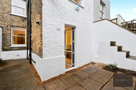 39 Strathleven Road SW2 5JS-7.jpg
