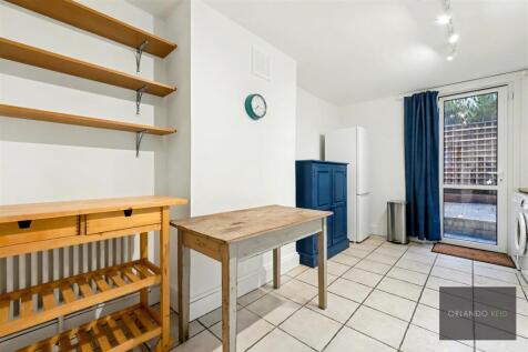 39 Strathleven Road SW2 5JS-12.jpg