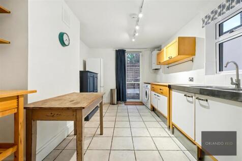 39 Strathleven Road SW2 5JS-19.jpg