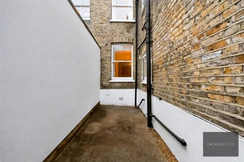 39 Strathleven Road SW2 5JS-10.jpg