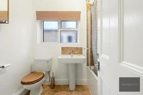 39 Strathleven Road SW2 5JS-13.jpg