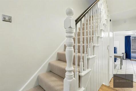 39 Strathleven Road SW2 5JS-16.jpg