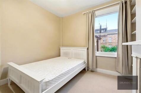 39 Strathleven Road SW2 5JS-18.jpg