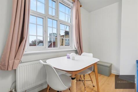 Flat 26, Ascot Court SW4 7EZ-3.jpg