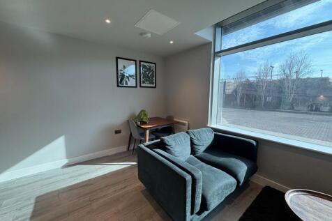 Living/Dining Area