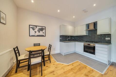 Kitchen /Dining Area