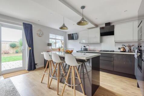 Kitchen/Dining Area