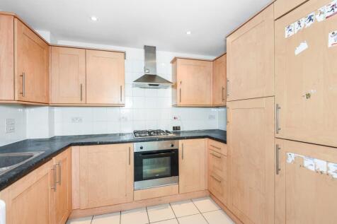 Kitchen (View 2)