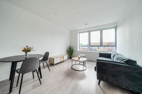 Living/Dining Area