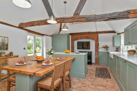 Virtual Staging AI - kitchen 2.jpg