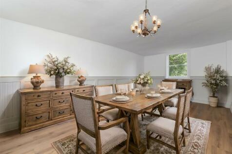 Virtual Staging AI - SleapshydeFarm dining room .j