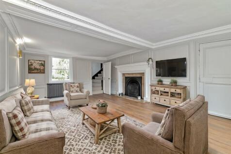 Virtual Staging AI - SleapshydeFarm sitting room .
