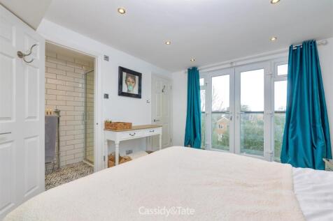 49 Chestnut Drive_03.jpg