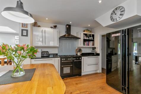 79BeechwoodAve-16 - Copy.jpg