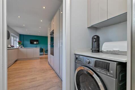 15BlackthornClose-42.jpg