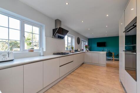 15BlackthornClose-28.jpg