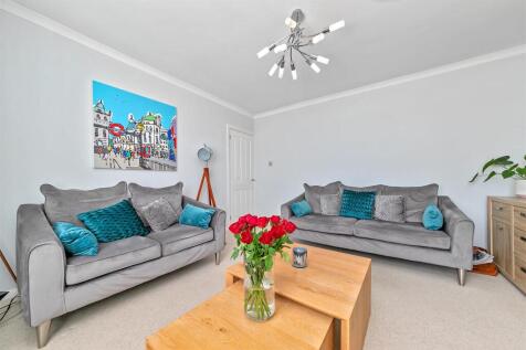 15BlackthornClose-19.jpg